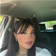 studentessa di psicologia, pronta per aiutare i più piccoli con i compiti di italiano e matematica